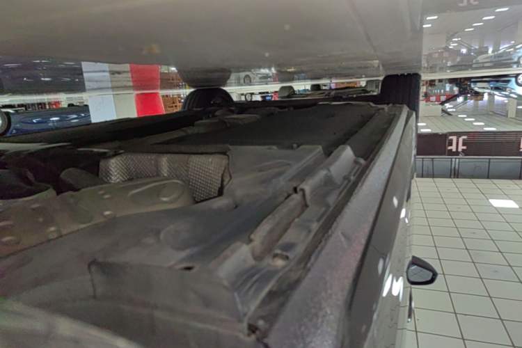 Used Audi A4L 2018 30th Anniversary Edition 40 TFSI Fashion Model Left Side Sill