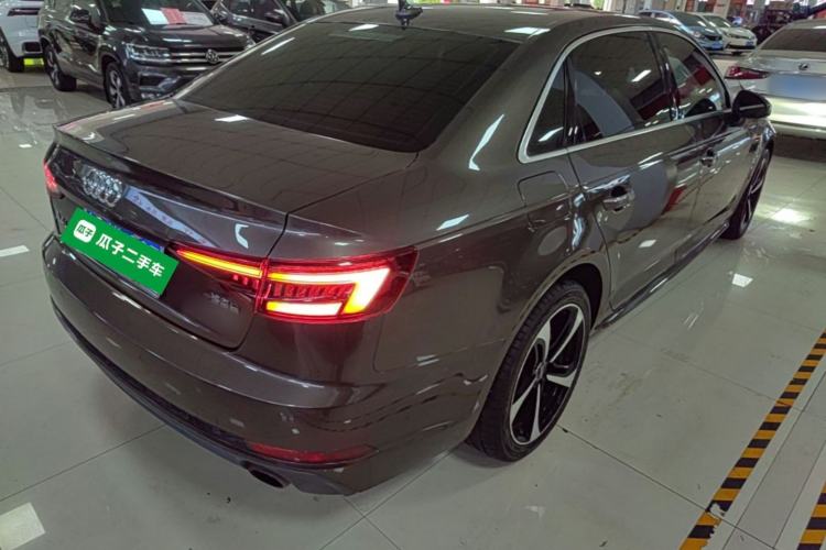 Used Audi A4L 2018 30th Anniversary Edition 40 TFSI Fashion Model Rear Right 45 Deg