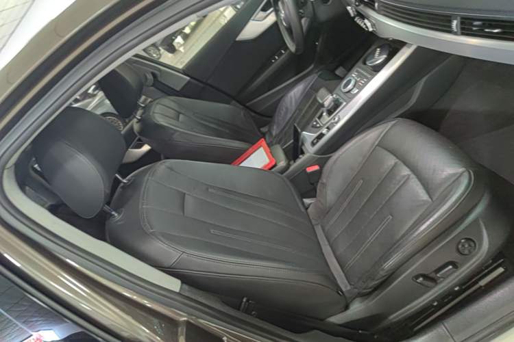 Used Audi A4L 2018 30th Anniversary Edition 40 TFSI Fashion Model Right Front Seat