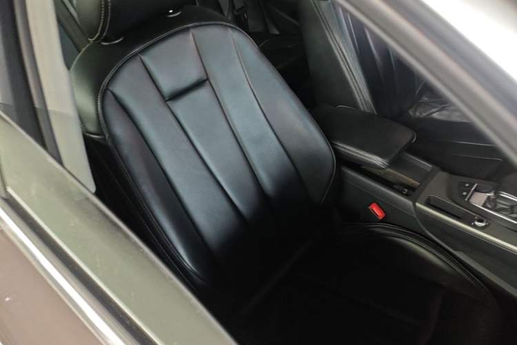 Used Audi A4L 2018 30th Anniversary Edition 40 TFSI Trendy Model Right Front Seat