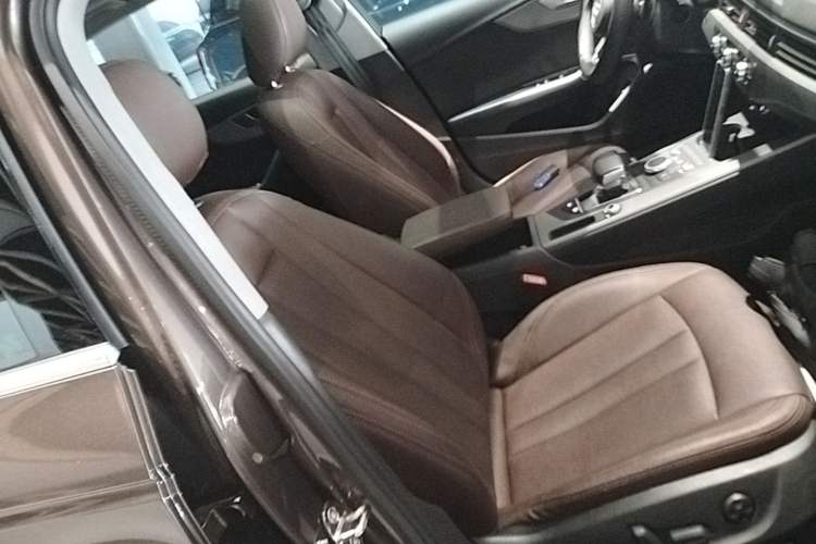 Used Audi A4L 2018 30th Anniversary Edition 40 TFSI Trendy Model Right Front Seat