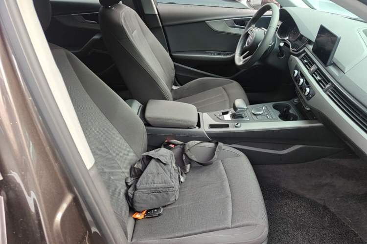 Used Audi A4L 2018 30th Anniversary Edition 40 TFSI Trendy Model Right Front Seat