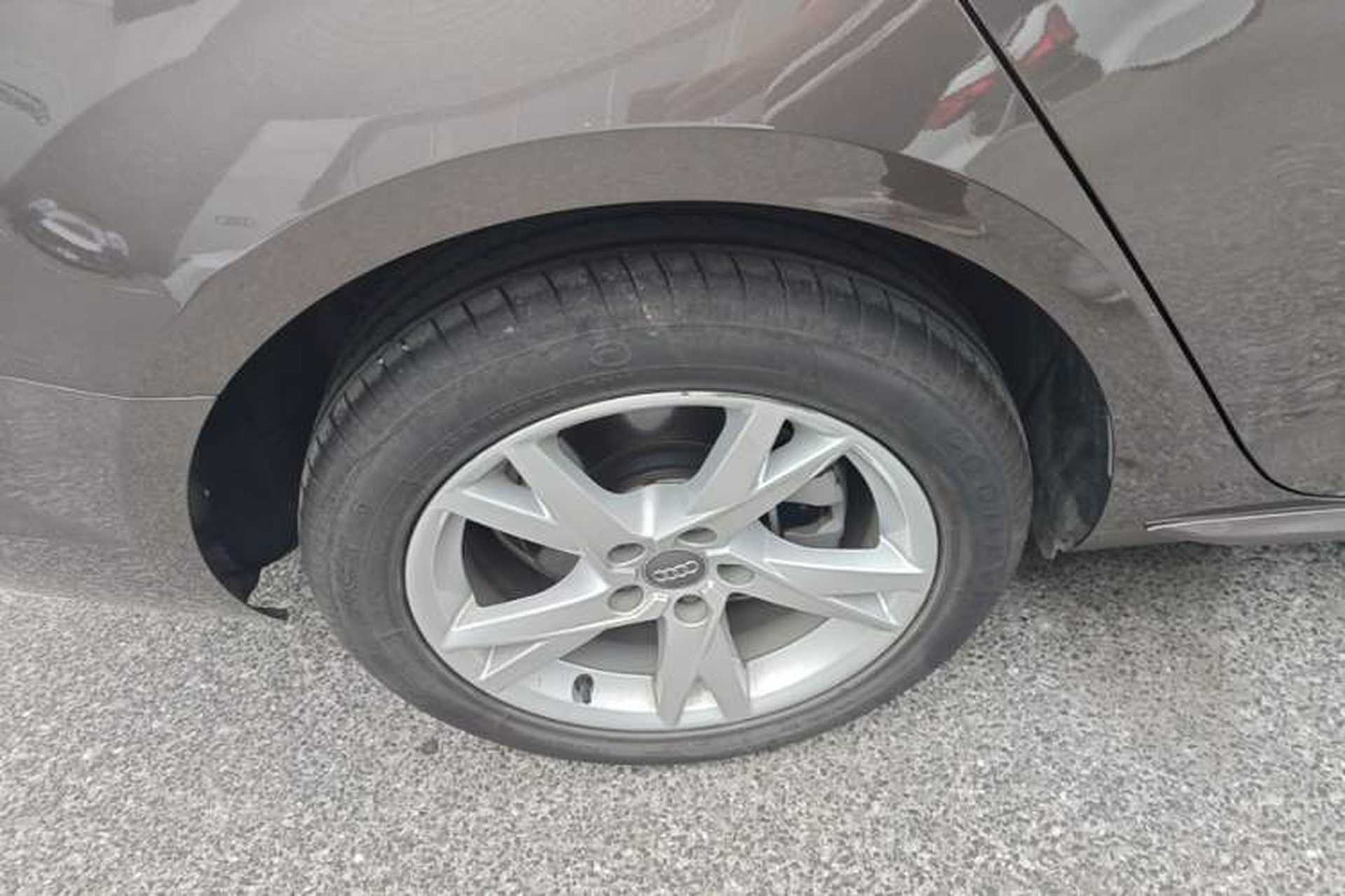 Used Audi A4L 2018 30th Anniversary Edition 40 TFSI Trendy Model Right Rear Wheel Hub