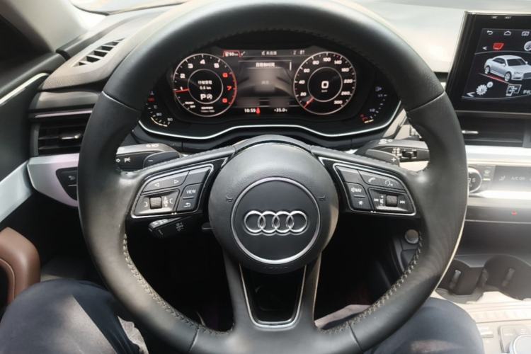 Used Audi A4L 2018 30th Anniversary Edition 40 TFSI Fashion Model Steering Wheel