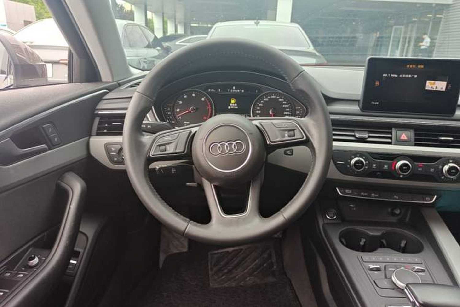 Used Audi A4L 2018 30th Anniversary Edition 40 TFSI Trendy Model Steering Wheel