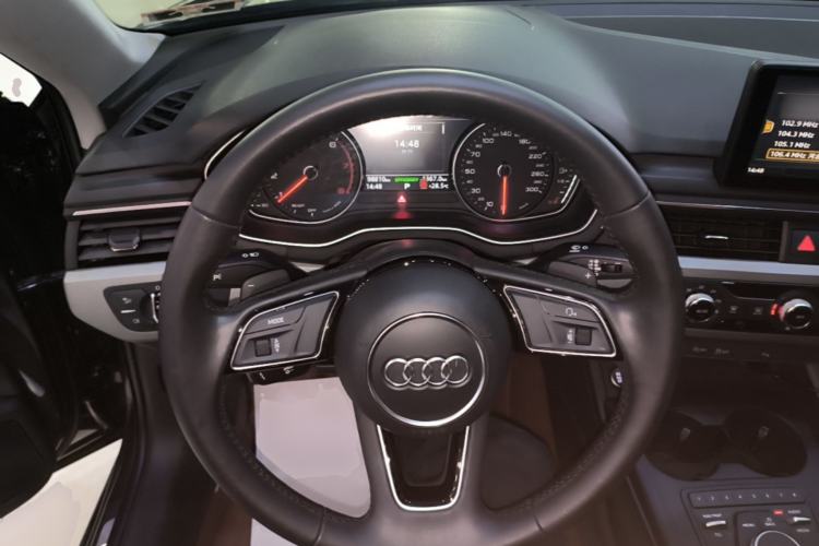 Used Audi A4L 2018 30th Anniversary Edition 40 TFSI Trendy Model Steering Wheel