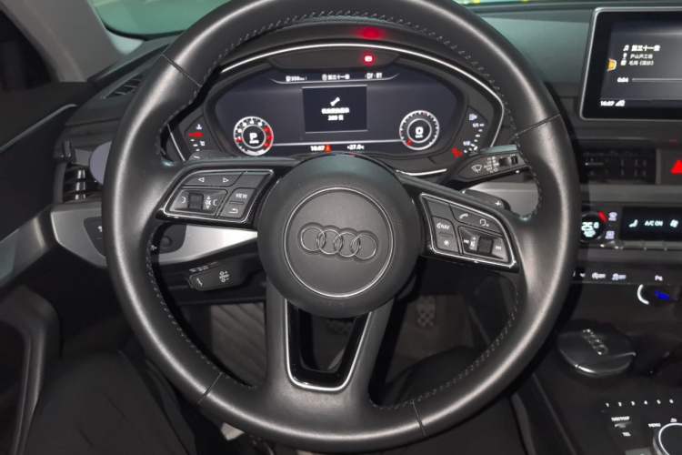 Used Audi A4L 2018 30th Anniversary Edition 40 TFSI Fashion Model Steering Wheel