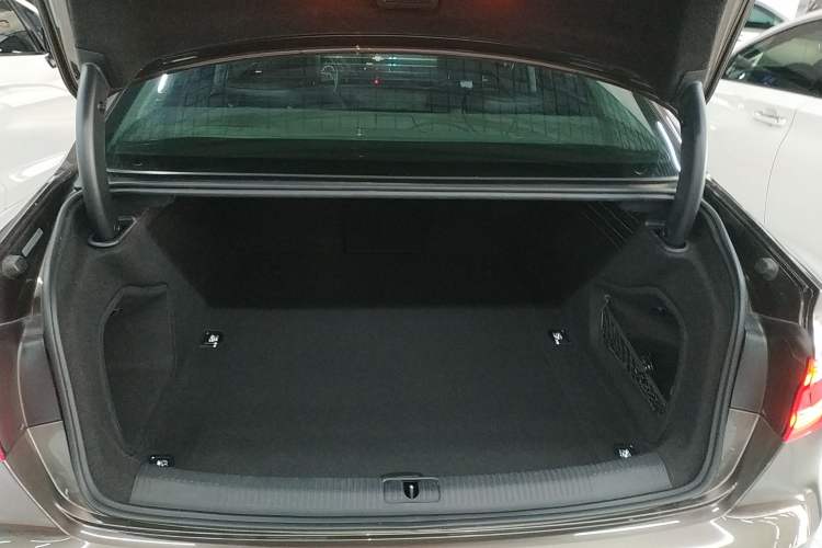 Used Audi A4L 2018 30th Anniversary Edition 40 TFSI Trendy Model Trunk