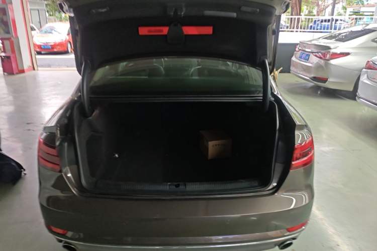Used Audi A4L 2018 30th Anniversary Edition 40 TFSI Trendy Model Trunk