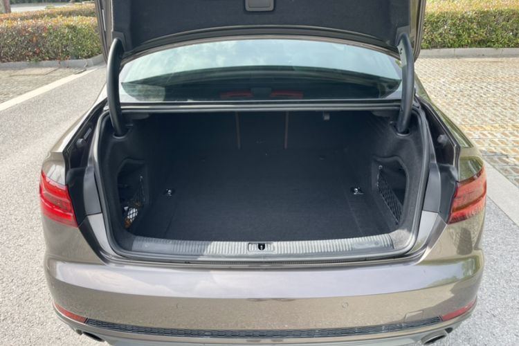 Used Audi A4L 2018 30th Anniversary Edition 40 TFSI Fashion Model Trunk
