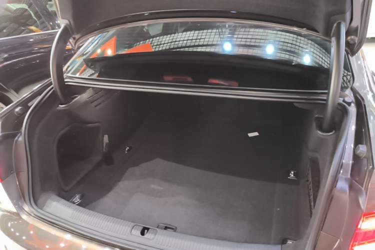 Used Audi A4L 2018 30th Anniversary Edition 40 TFSI Trendy Model Trunk