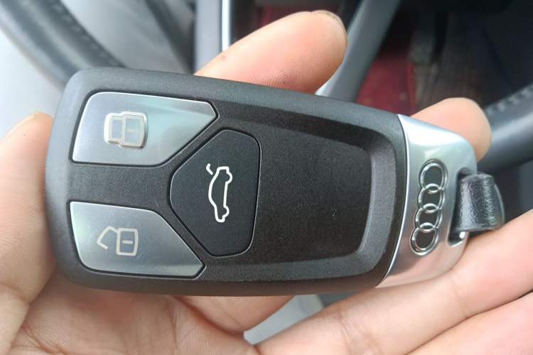 Used Audi A4L 2018 30th Anniversary Edition 40 TFSI Fashion Model Vehicle Key