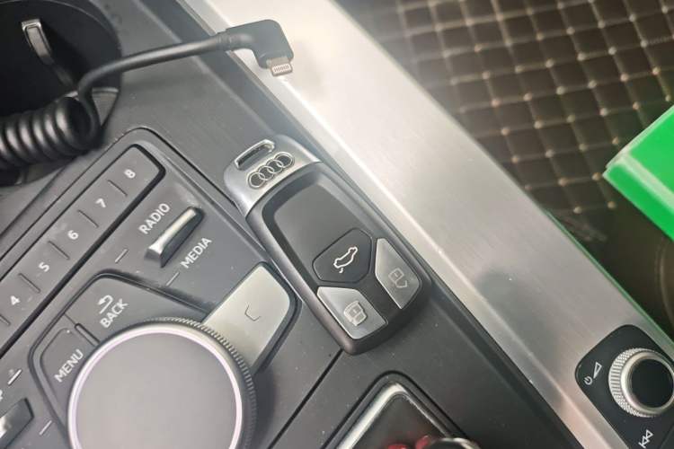 Used Audi A4L 2018 30th Anniversary Edition 40 TFSI Fashion Model Vehicle Key