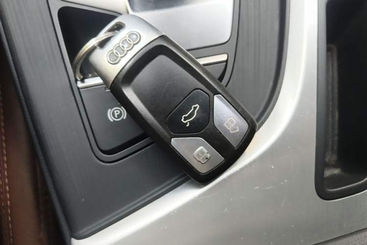 Used Audi A4L 2018 30th Anniversary Edition 40 TFSI Fashion Model Vehicle Key