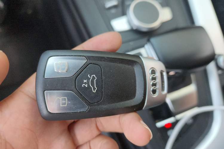Used Audi A4L 2018 30th Anniversary Edition 40 TFSI Fashion Model Vehicle Key