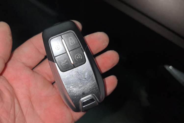 Used Audi A4L 2018 30th Anniversary Edition 40 TFSI Fashion Model Vehicle Key