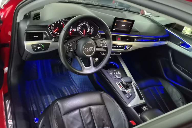 Used Audi A4L 2018 30th Anniversary Edition 40 TFSI Trendy Model Center Console