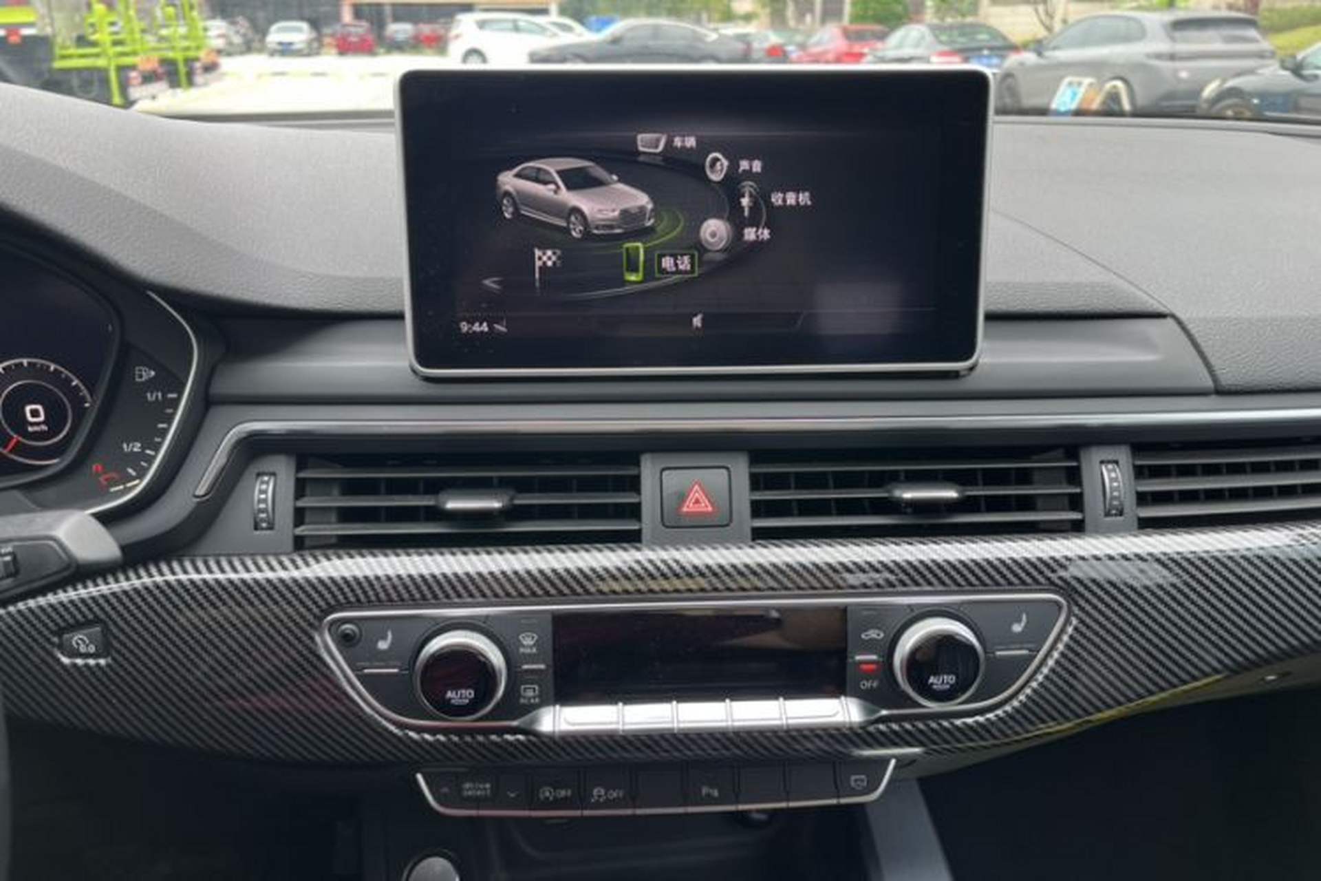 Used Audi A4L 2018 30th Anniversary Edition 40 TFSI Fashion Model Audio And AC Panel