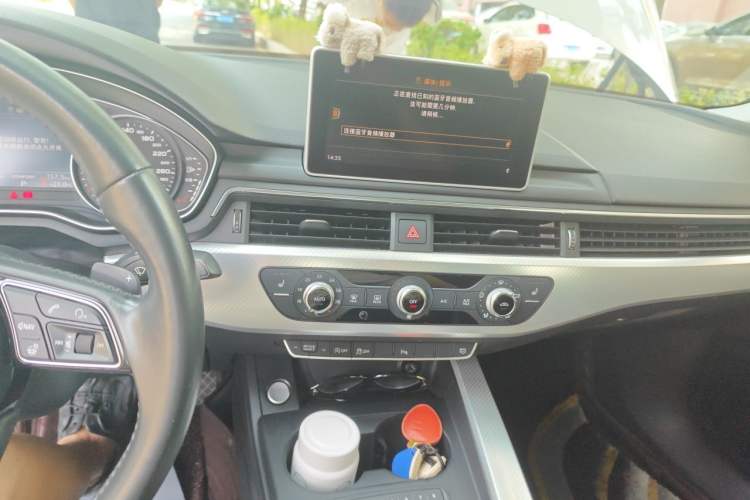 Used Audi A4L 2018 30th Anniversary Edition 40 TFSI Trendy Model Audio And AC Panel
