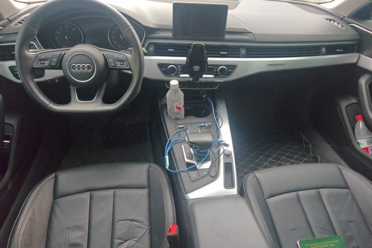 Used Audi A4L 2018 30th Anniversary Edition 45 TFSI quattro Individual Sport Edition Center Console