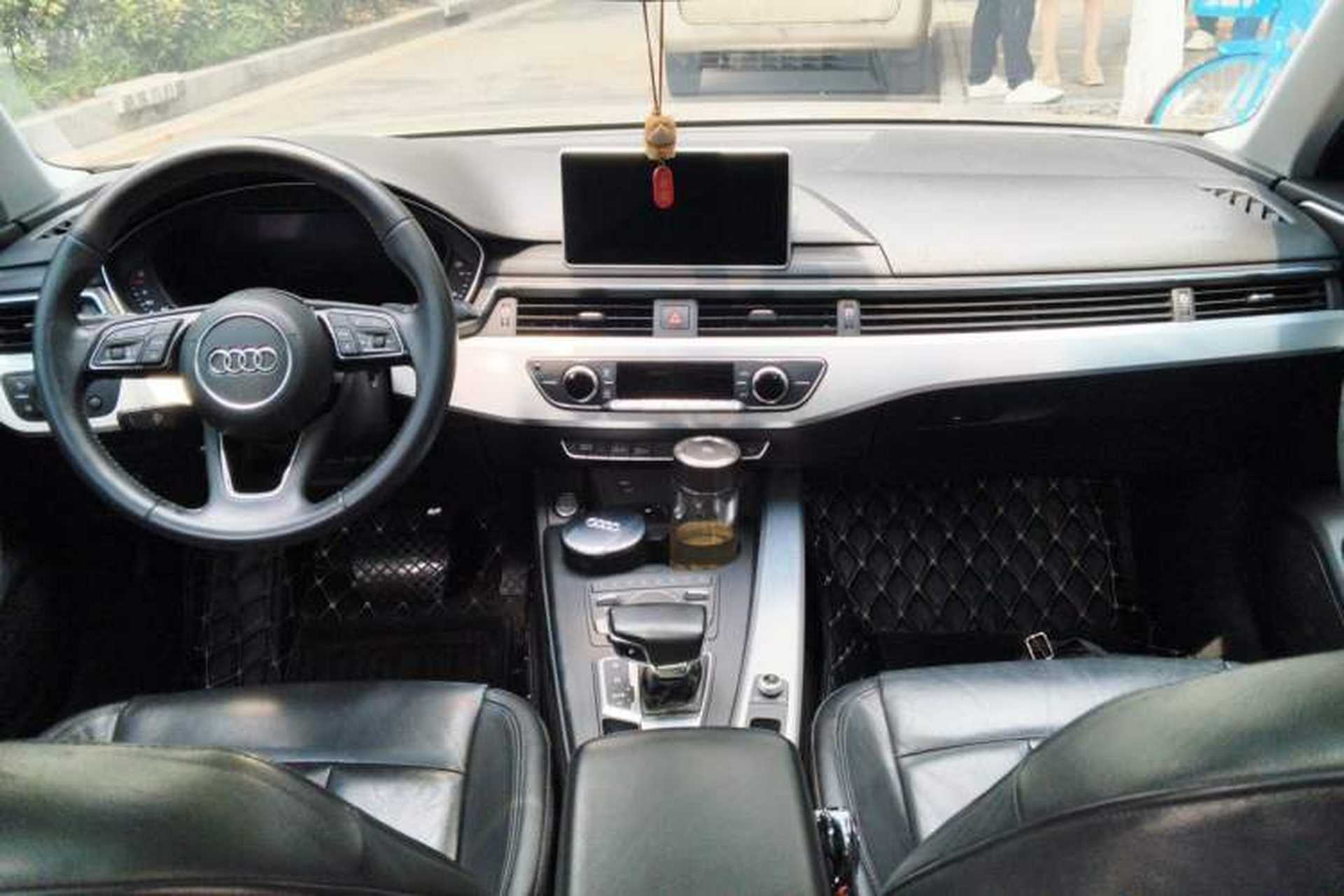 Used Audi A4L 2018 30th Anniversary Edition 40 TFSI Fashion Model Center Console