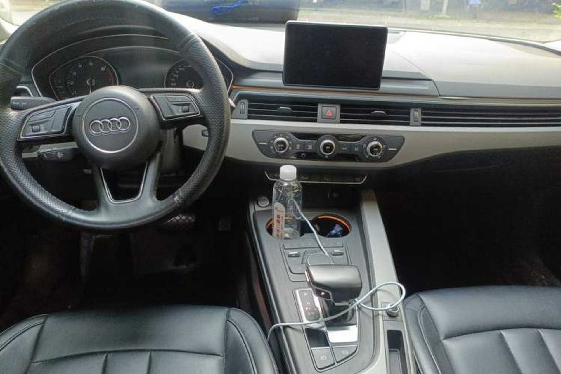 Used Audi A4L 2018 30th Anniversary Edition 40 TFSI Trendy Model Center Console