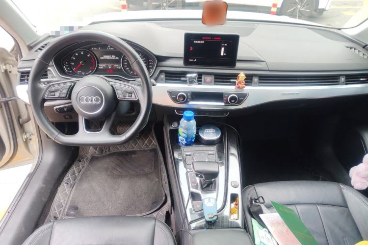 Used Audi A4L 2018 30th Anniversary Edition 45 TFSI quattro Individual Sport Edition Center Console