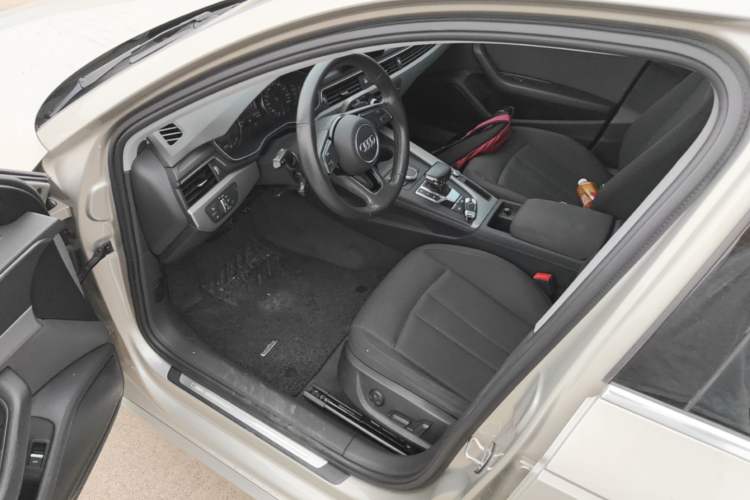Used Audi A4L 2018 30th Anniversary Edition 40 TFSI Trendy Model Driver Seat