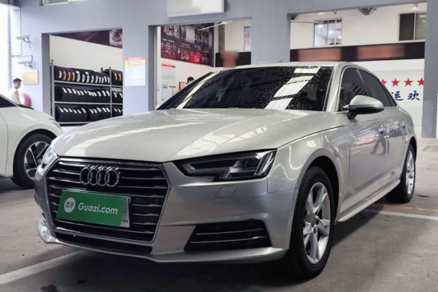 Gebrauchter Audi A4L 2018 30th Anniversary Edition 40 TFSI Trendy Model