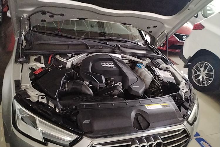 Used Audi A4L 2018 30th Anniversary Edition 30 TFSI Ambition Model Engine Bay