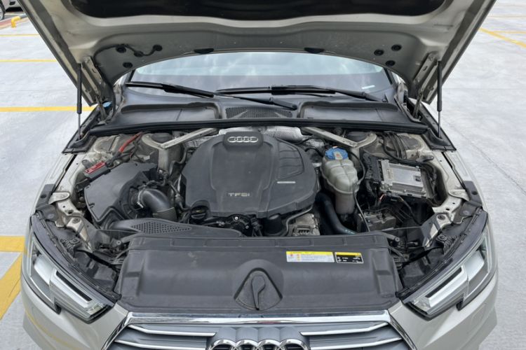 Used Audi A4L 2018 30th Anniversary Edition 40 TFSI Fashion Model Engine Bay