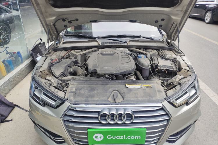 Used Audi A4L 2018 30th Anniversary Edition 40 TFSI Fashion Model Engine Bay