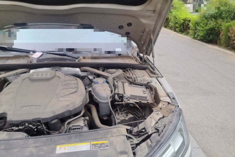 Used Audi A4L 2018 30th Anniversary Edition 40 TFSI Fashion Model Engine Bay Left