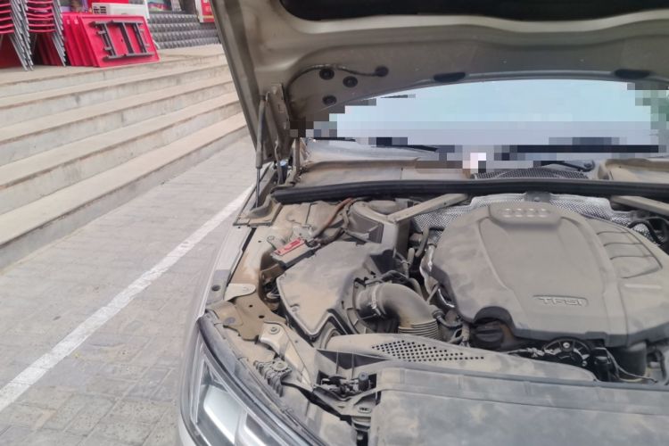 Used Audi A4L 2018 30th Anniversary Edition 40 TFSI Fashion Model Engine Bay Right