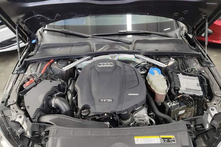 Used Audi A4L 2018 30th Anniversary Edition 40 TFSI Trendy Model Engine Bay