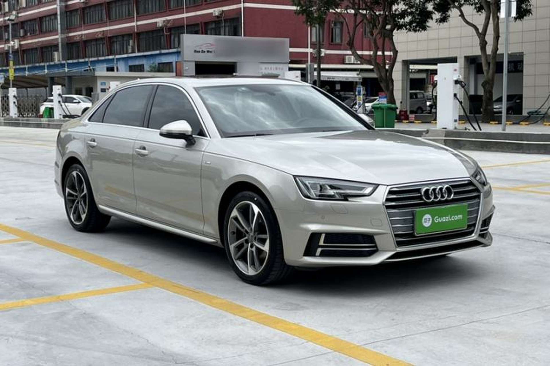Used Audi A4L 2018 30th Anniversary Edition 40 TFSI Fashion Model Exterior 2