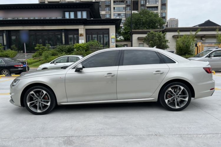 Used Audi A4L 2018 30th Anniversary Edition 40 TFSI Fashion Model Exterior 3