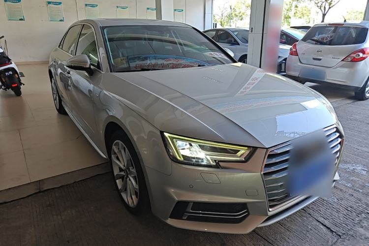 Used Audi A4L 2018 30th Anniversary Edition 40 TFSI Fashion Model Front Right 45 Deg