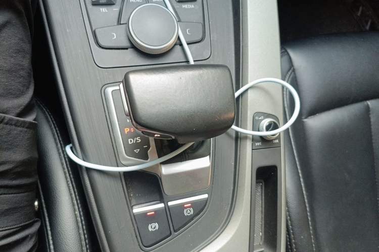 Used Audi A4L 2018 30th Anniversary Edition 40 TFSI Trendy Model Gear Lever