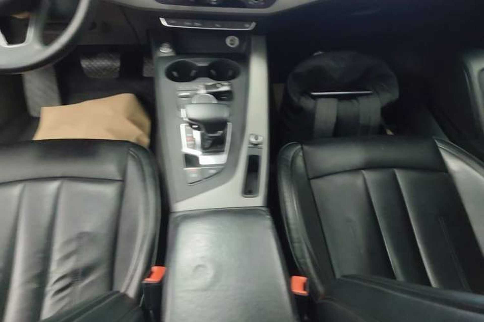 Used Audi A4L 2018 30th Anniversary Edition 40 TFSI Trendy Model Gear Lever