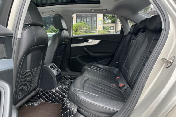 Used Audi A4L 2018 30th Anniversary Edition 40 TFSI Fashion Model Interior 4