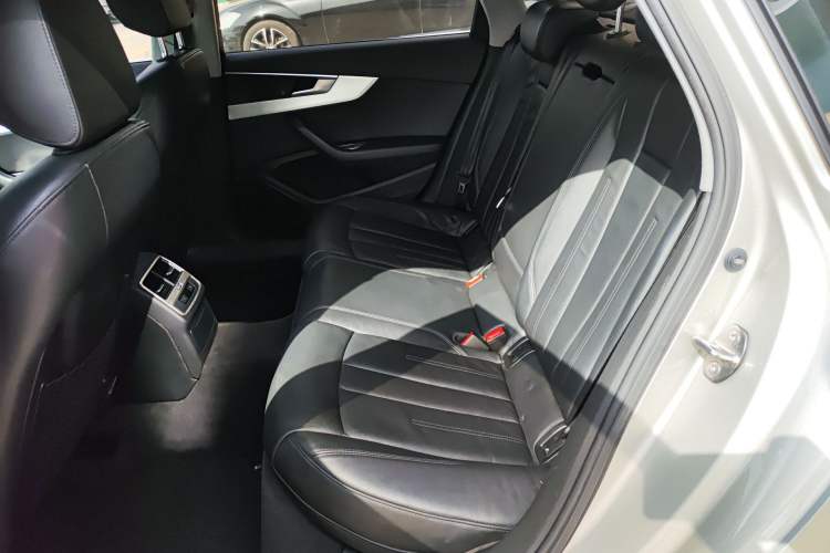 Used Audi A4L 2018 30th Anniversary Edition 40 TFSI Fashion Model Left Rear Seat