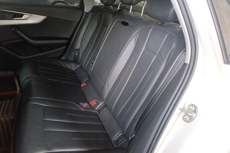 Used Audi A4L 2018 30th Anniversary Edition 40 TFSI Fashion Model Left Rear Seat