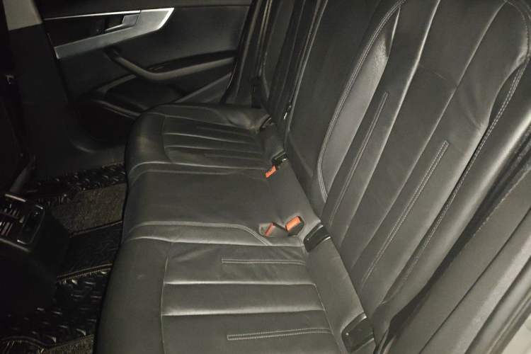 Used Audi A4L 2018 30th Anniversary Edition 40 TFSI Fashion Model Left Rear Seat