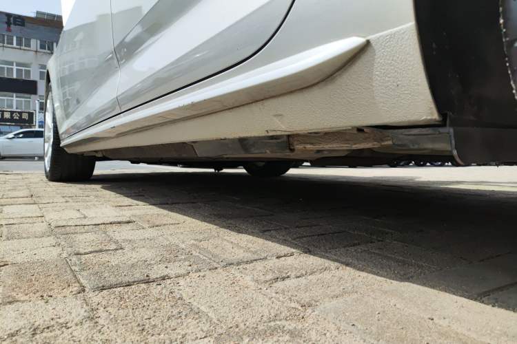 Used Audi A4L 2018 30th Anniversary Edition 40 TFSI Fashion Model Left Side Sill