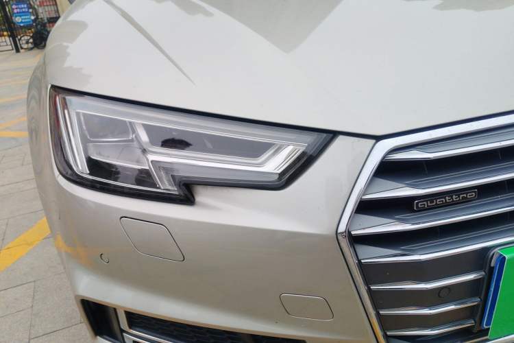 Used Audi A4L 2018 30th Anniversary Edition 45 TFSI quattro Individual Sport Edition Right Front Headlight
