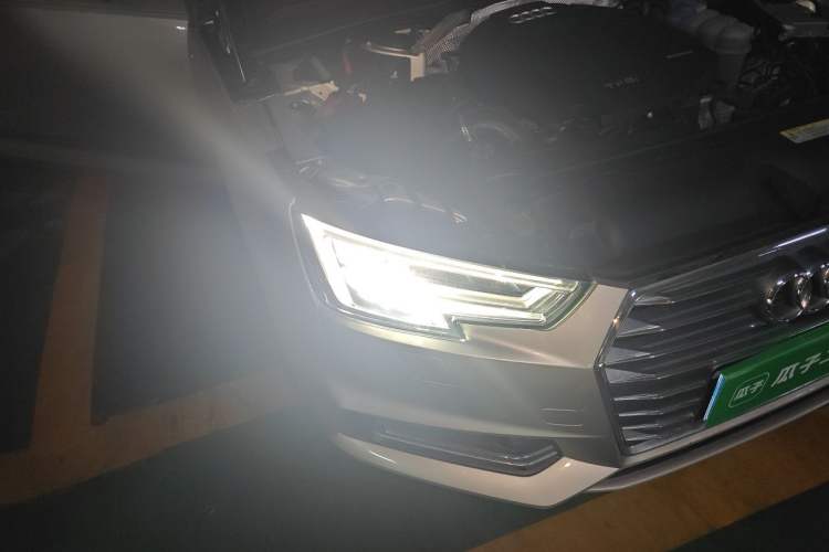 Used Audi A4L 2018 30th Anniversary Edition 40 TFSI Fashion Model Right Front Headlight