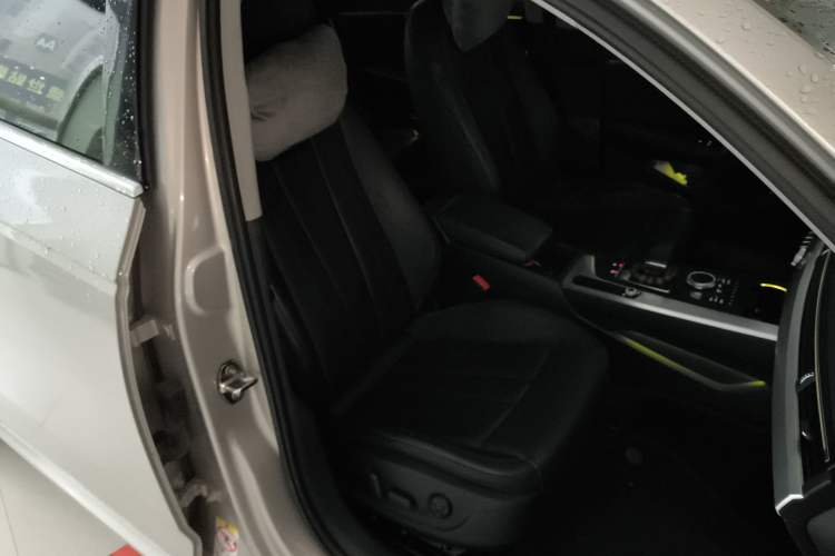 Used Audi A4L 2018 30th Anniversary Edition 40 TFSI Fashion Model Right Front Seat
