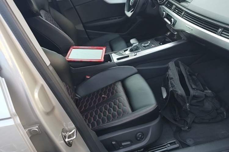 Used Audi A4L 2018 30th Anniversary Edition 45 TFSI quattro Individual Sport Edition Right Front Seat