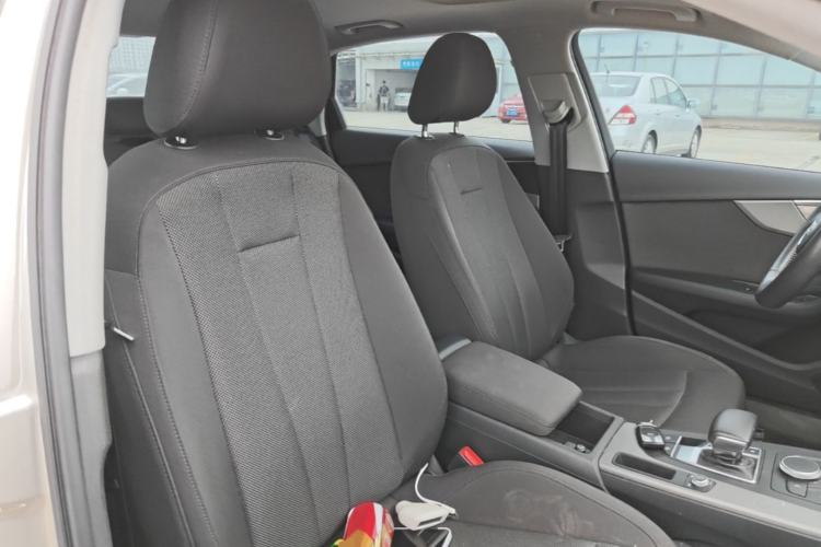 Used Audi A4L 2018 30th Anniversary Edition 40 TFSI Trendy Model Right Front Seat